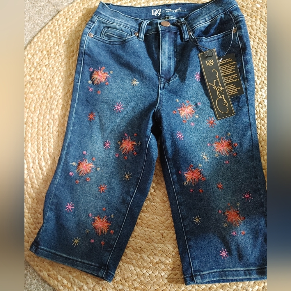 DG2 Diane Gilman classic stretch embroidered Bermuda shorts Sz.0 NWT